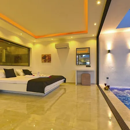Villa Sleeps 4 Pool Air Con Wifi *