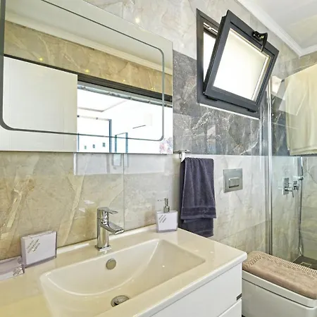 Sleeps 4 Pool Air Con Wifi * Kalkan