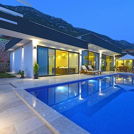 Sleeps 4 Pool Air Con Wifi